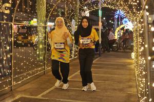 BIB: 4830, 4829
                            <button type="button" onclick="openModal(26274664)" class="btn btn-primary btn-sm float-right btn-popup" data-toggle="modal" data-target=".modal-high-quality">
                        <i class="fas fa-shopping-cart"></i> Add to Cart
                    </button>
                                            <button type="button" onclick="isThisMe(26274664, true)" class="btn btn-success btn-sm float-right btn-popup btn-isme hidden" data-toggle="tooltip" data-placement="bottom" title="นี่คือรูปของคุณใช่ไหม คลิกที่นี่เพื่อเอาเข้าอัลบั้ม">
                        <i class="fas fa-plus"></i> Add to album
                    </button>
                    <button type="button" onclick="isThisMe(26274664, false)" class="btn btn-warning btn-sm float-right btn-popup btn-isnotme hidden">
                        <i class="fas fa-ban"></i> Remove from album
                    </button>